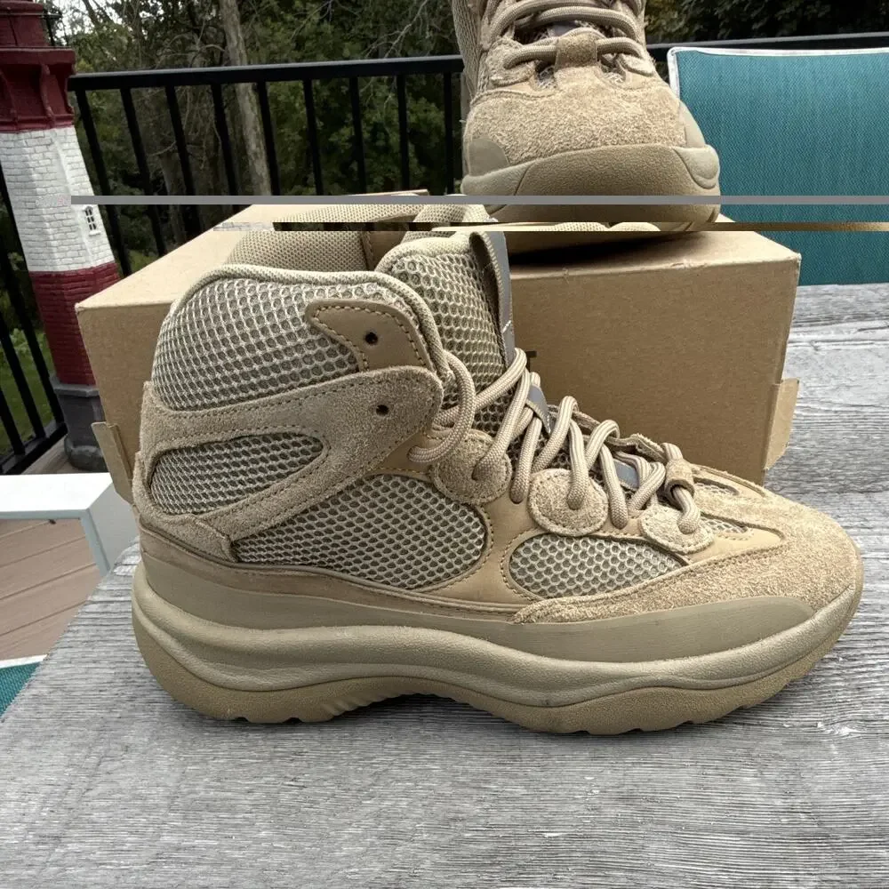 ADIDAS YEEZY Beige Suede Desert Boot Lace Up Logo Men’s US 8.5